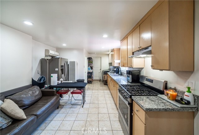Photo - 4844 Bluebell Ave
