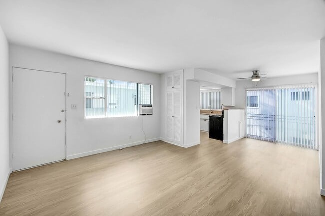 Photo - 744 S.Windsor Blvd. - just south of Wilshire Blvd. Unit 06