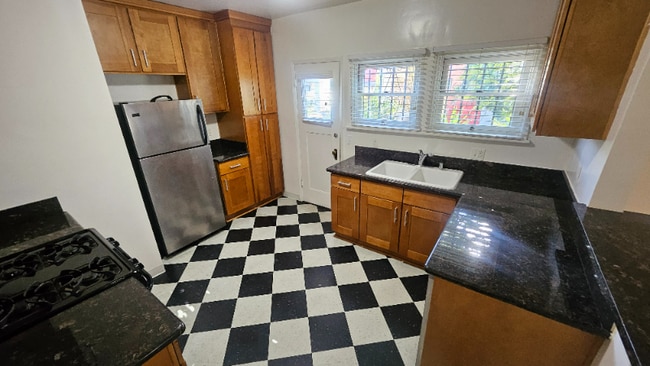 Photo - 1210 N Orange Grove Ave Unit 7