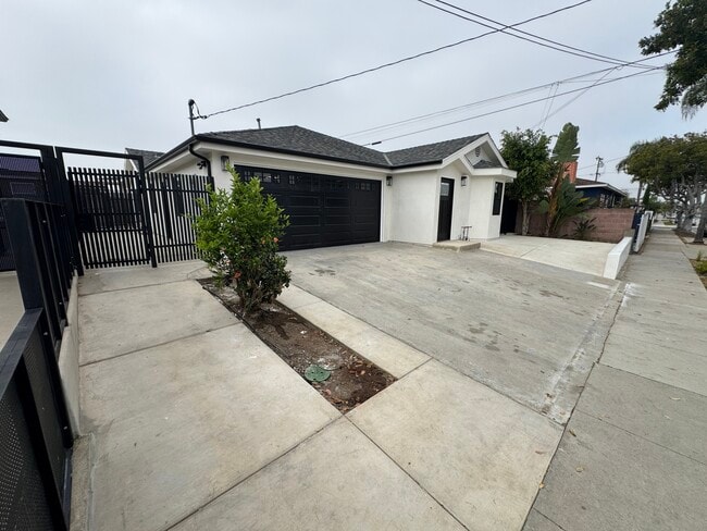 Building Photo - 4210 W 119th St