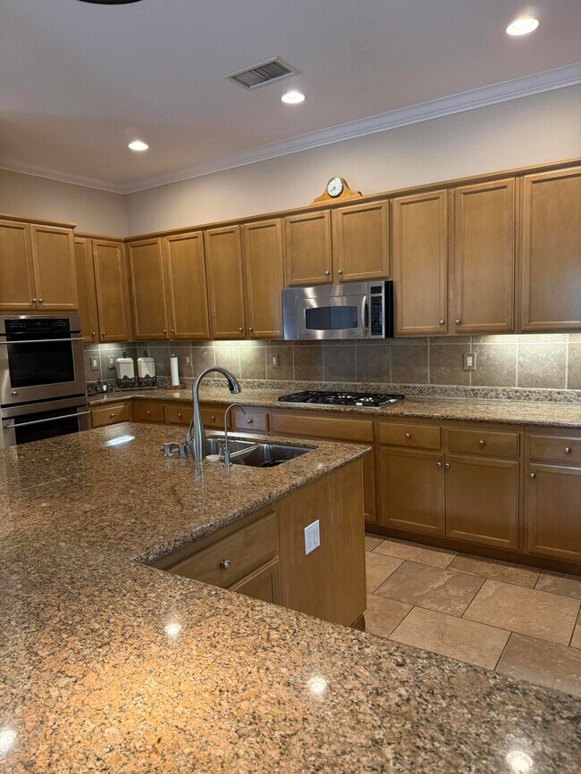 Photo - 60316 Aloe Cir