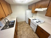 Photo - Spacious, bright and HUGE 2bd/1ba + 2 park... Unit 11051 #11