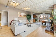 Photo - 865 W Hillcrest Dr House