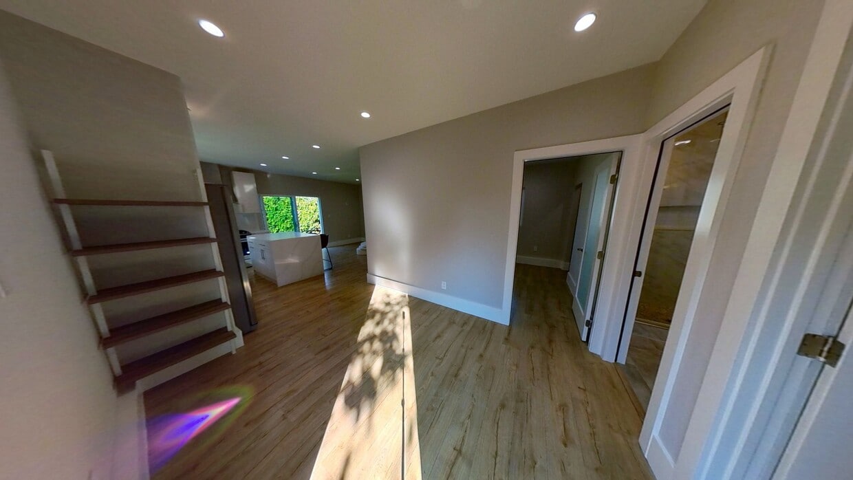 3D Tour - 6440 Yarmouth Ave