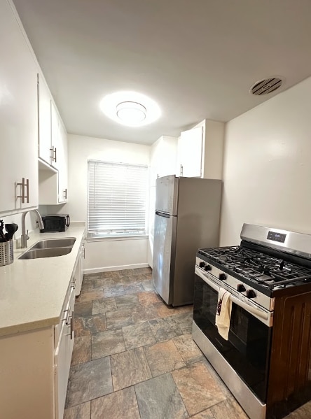 Building Photo - 12021 Louise Ave