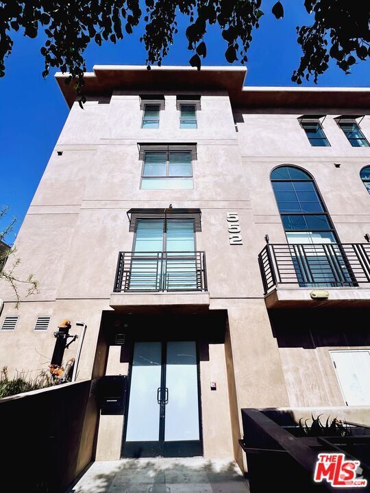 Building Photo - 552 N Hobart Blvd Unit 316 Rental