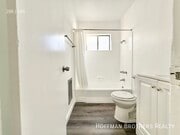 Photo - 1819 S Oxford Ave Unit 9