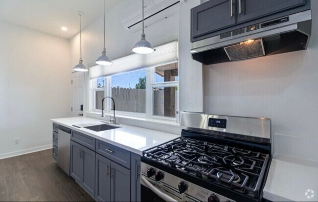 Building Photo - 18739 Juniper St Rental