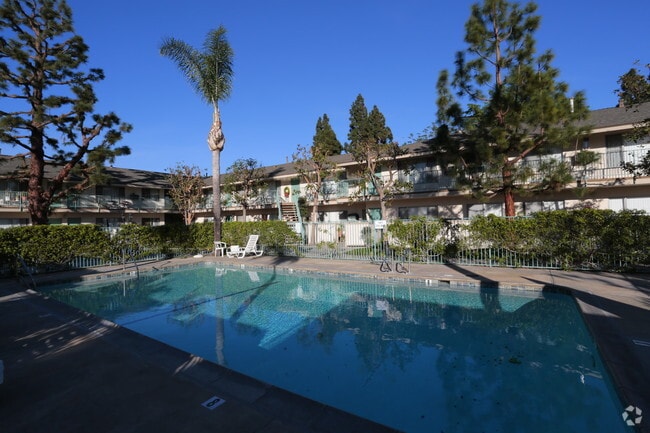 Photo - The Californian Apartments