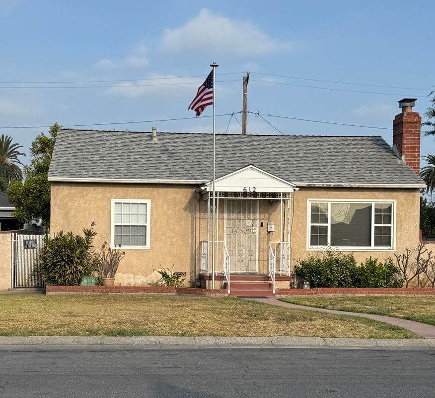Photo - 612 S 3rd St House