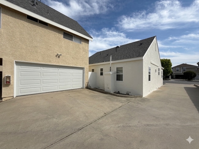 Photo - Alhambra Dr Unit A