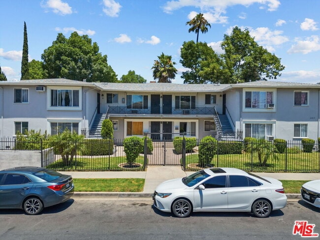 Building Photo - 14913 Hartland St Unit 6