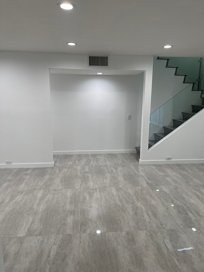 Photo - 8350 Burnet Ave Unit # 13