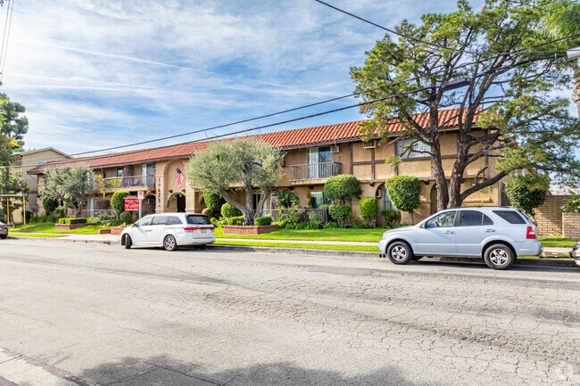 Photo - Parkside Villa Apartments