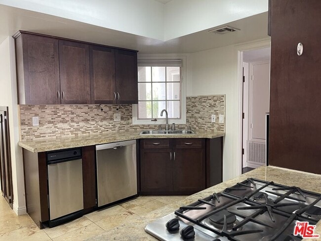 Photo - 431 N Doheny Dr