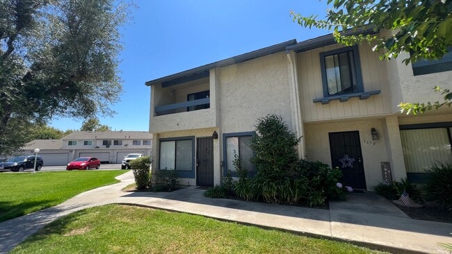 Charming 4 Bed 3 Bath Brea Townhome with P... - Charming 4 Bed 3 Bath Brea Townhome with P...