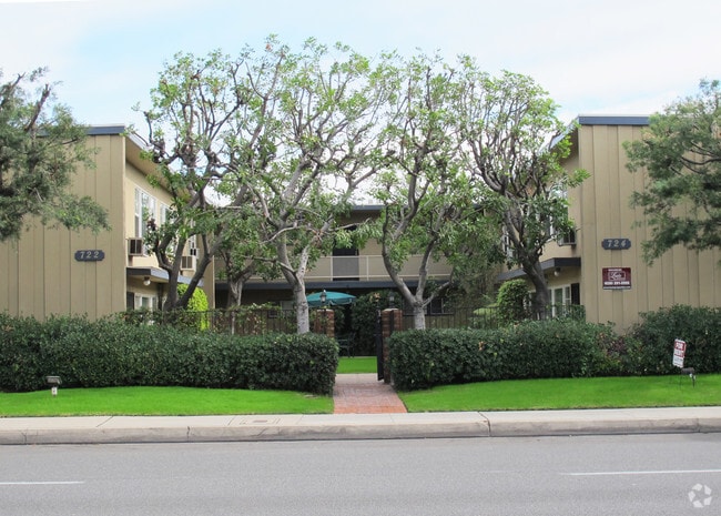 Photo - 722-724 Sunset Blvd