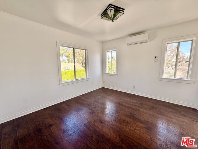 Photo - 3883 S Gramercy Pl