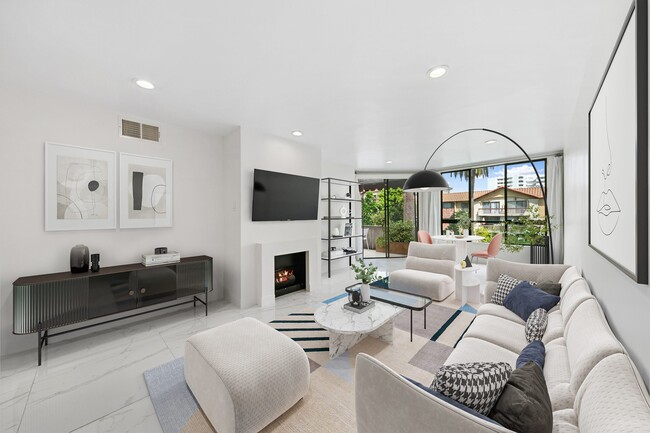 Building Photo - 1745 Camino Palmero St Rental