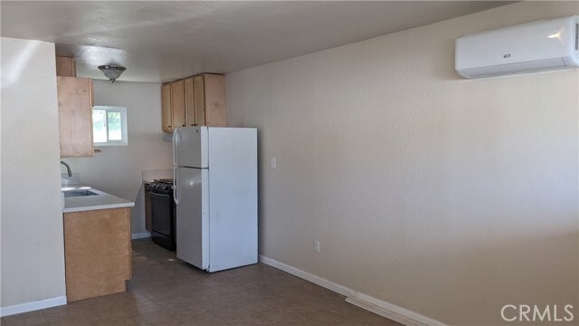 Photo - 25401 Spring St