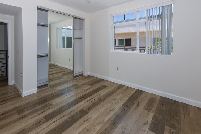 Photo - 11828 Runnymede St