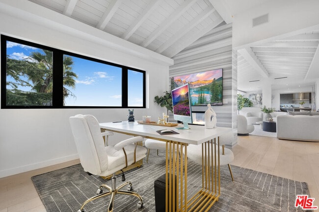 Photo - 2260 Maravilla Dr