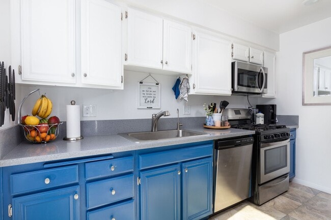 Photo - 3 bed 2 bath Townhouse located in South Coast Metro