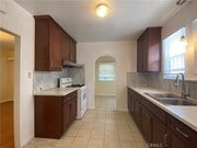 Photo - 1801 W Commonwealth Ave Townhome