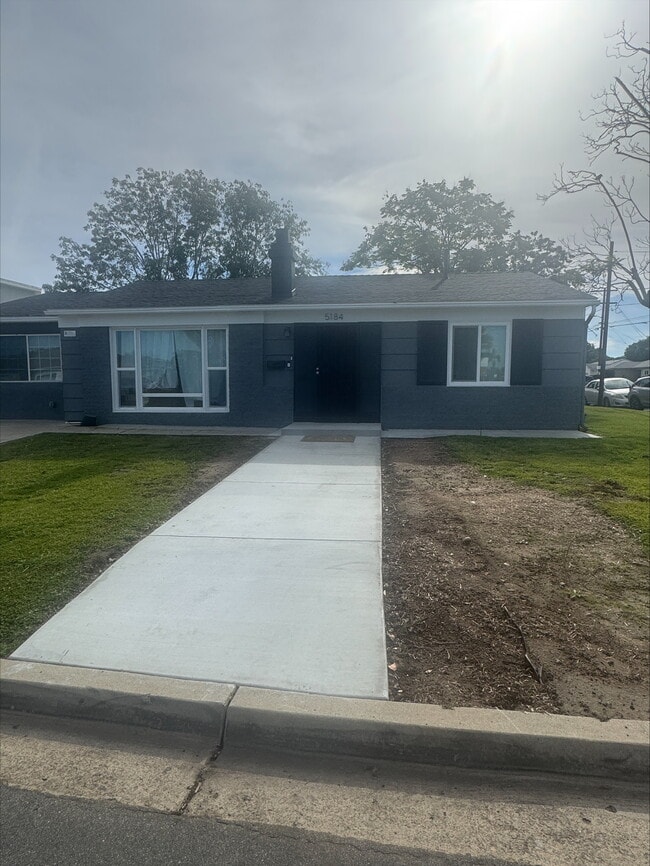 Photo - 5184 Ewing St