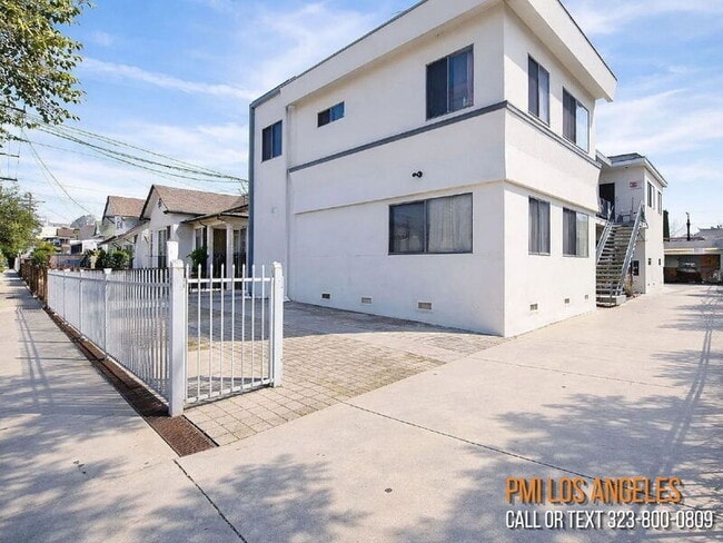 Building Photo - 1224 Normandie Ave Unit 2