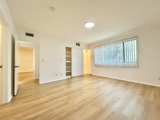 Building Photo - 2038 S Bentley Ave