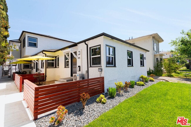 Photo - 815 W Glenoaks Blvd