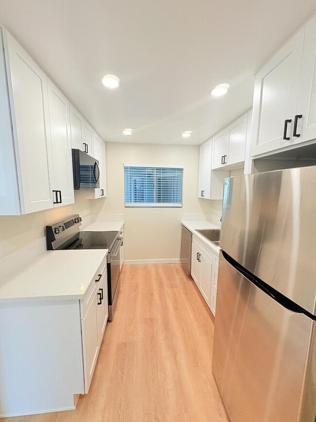 Building Photo - 328 S Weitzel St Rental