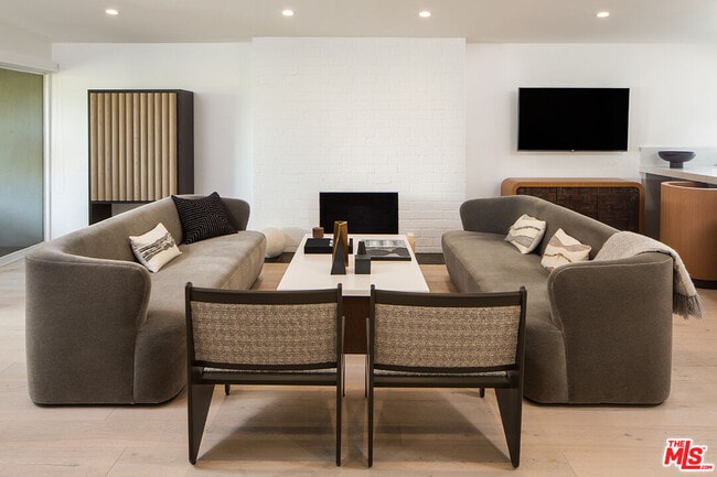 Photo - 8917 Cynthia St Unit 2