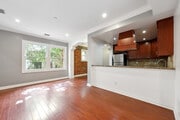 1BR, 1BA -650SF - 1236 N Flores St
