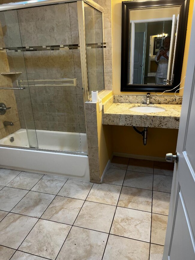 Photo - 14537 Archwood St