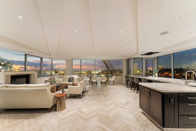 Penthouse Living at the Historic El Cortez... - Penthouse Living at the Historic El Cortez...