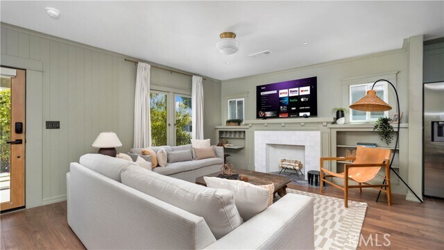 Photo - 1351 Seward St