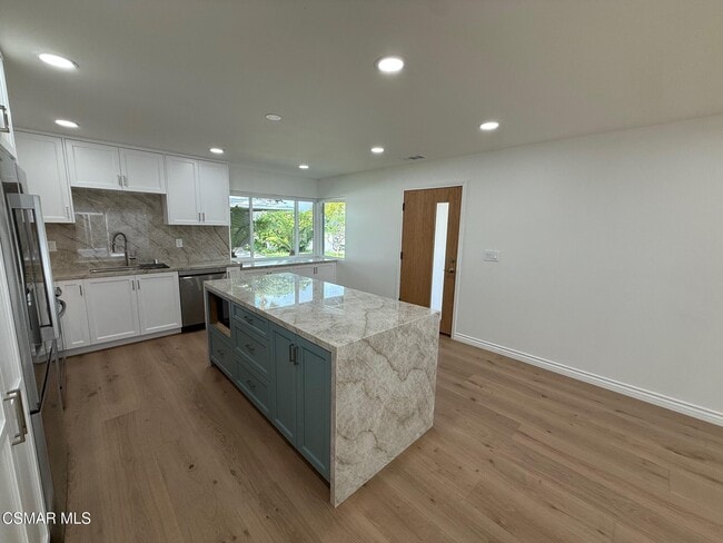 Photo - 102 W Alta Green