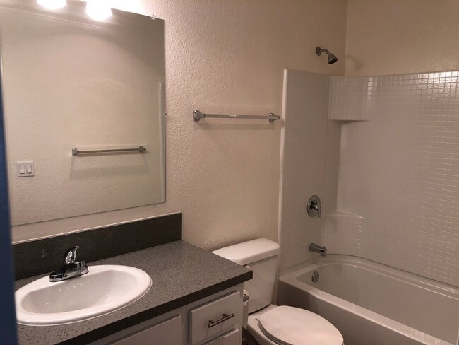 Photo - 374 Moss St Unit 19