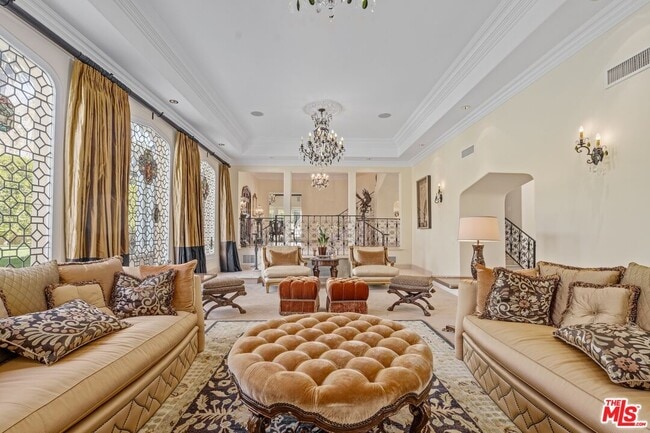 Photo - 809 N Canon Dr