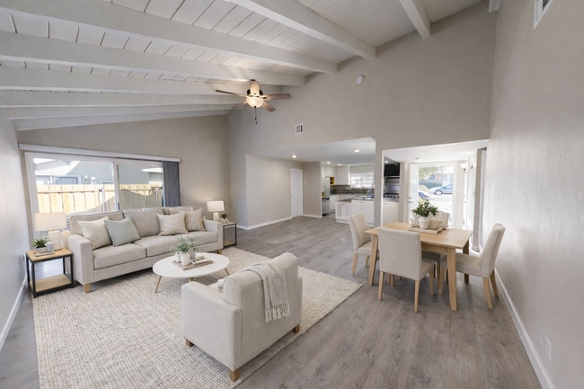 Building Photo - Newly Remodeled 4BD/2BA