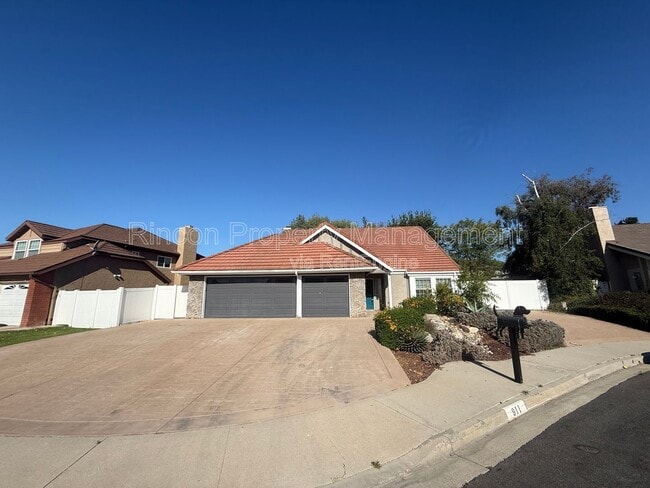 Building Photo - 911 Rawhide Pl