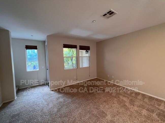 Photo - 1586 Sumac Pl