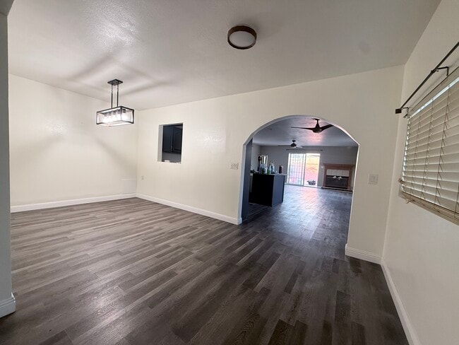 Photo - 9625 Adoree St