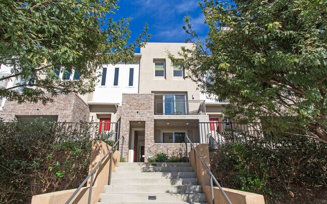 Building Photo - 2 Bed+Office in Bressi Ranch!