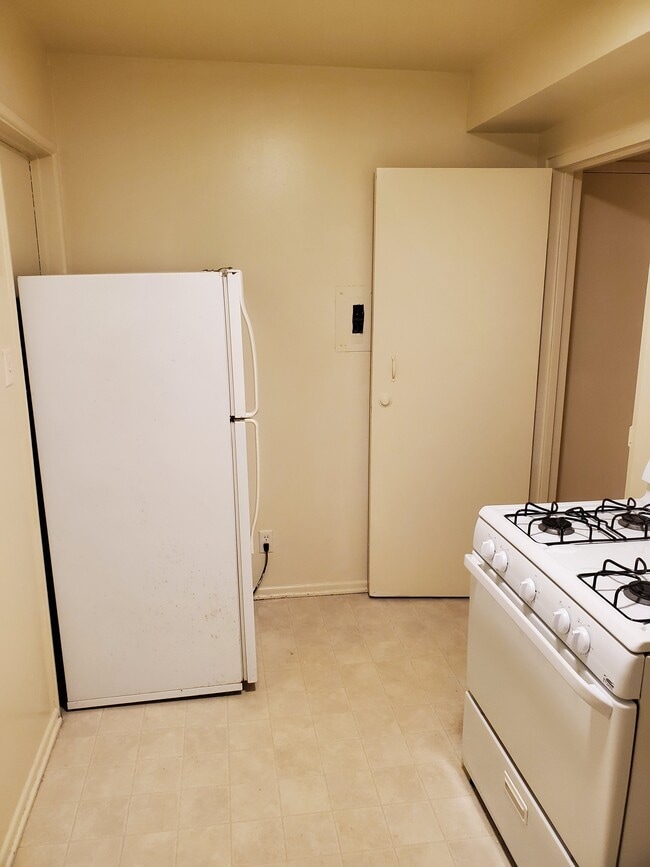 Photo - 11017 Strathmore Drive, Los Angeles