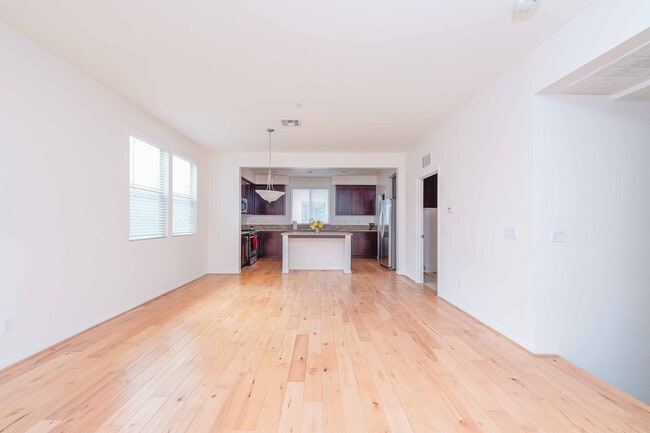 4 Bedroom & 2 Bathroom - 4 Bedroom & 2 Bathroom House