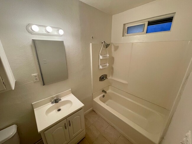 Photo - 114-118 W 1st Ave Unit 118 1/2