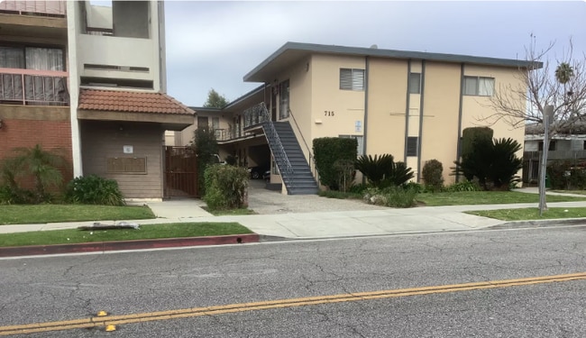 Photo - 715 S Adams St Apartments Unit #6 - 1 Bedroom 1 Bath